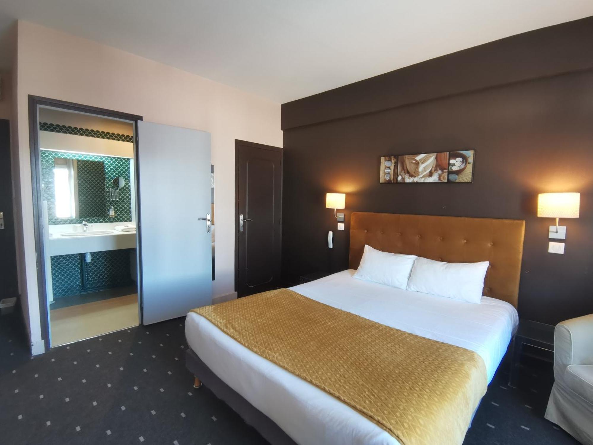 Logis Hotel Le Cerf Briare Exteriör bild