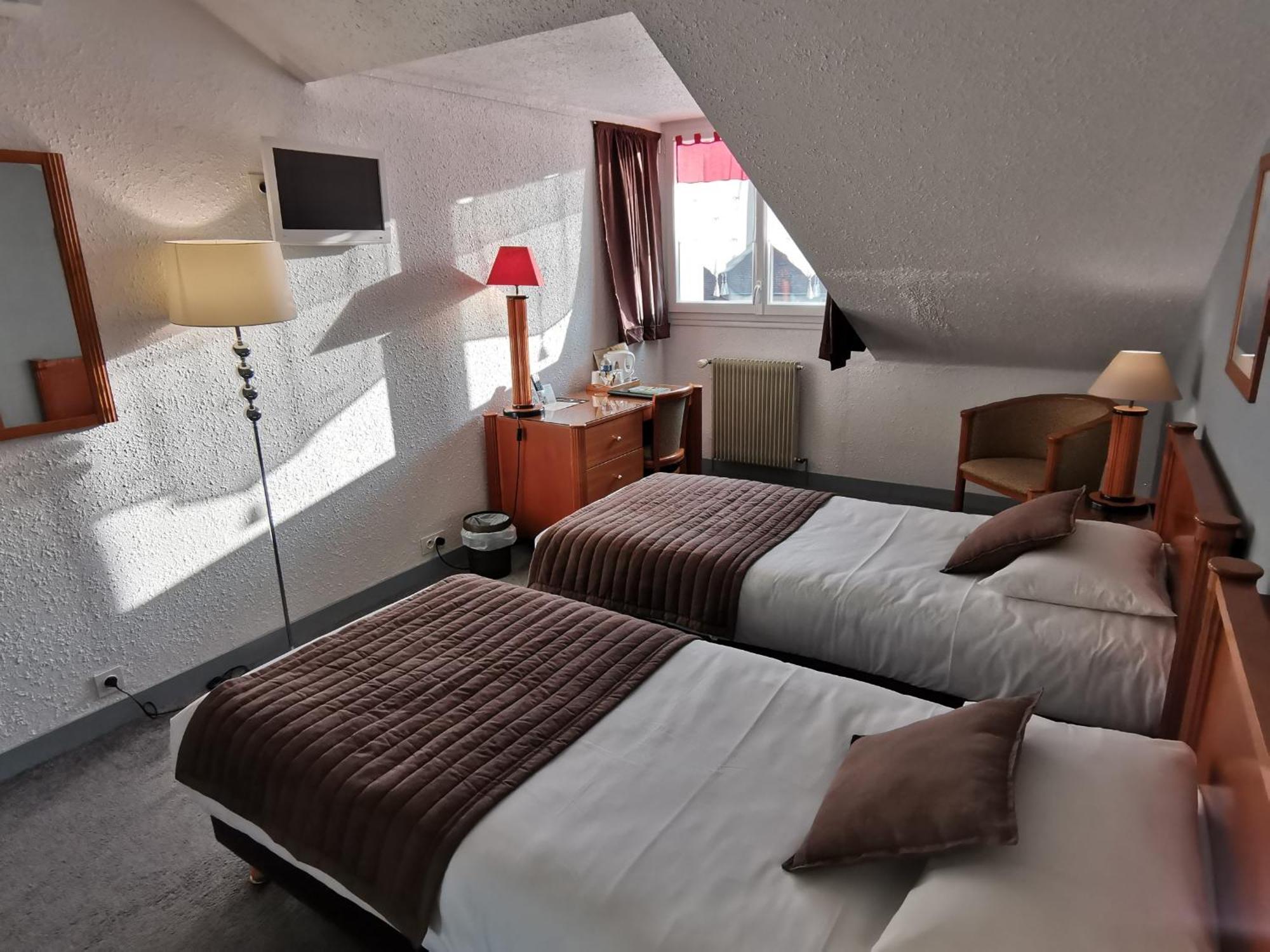 Logis Hotel Le Cerf Briare Exteriör bild